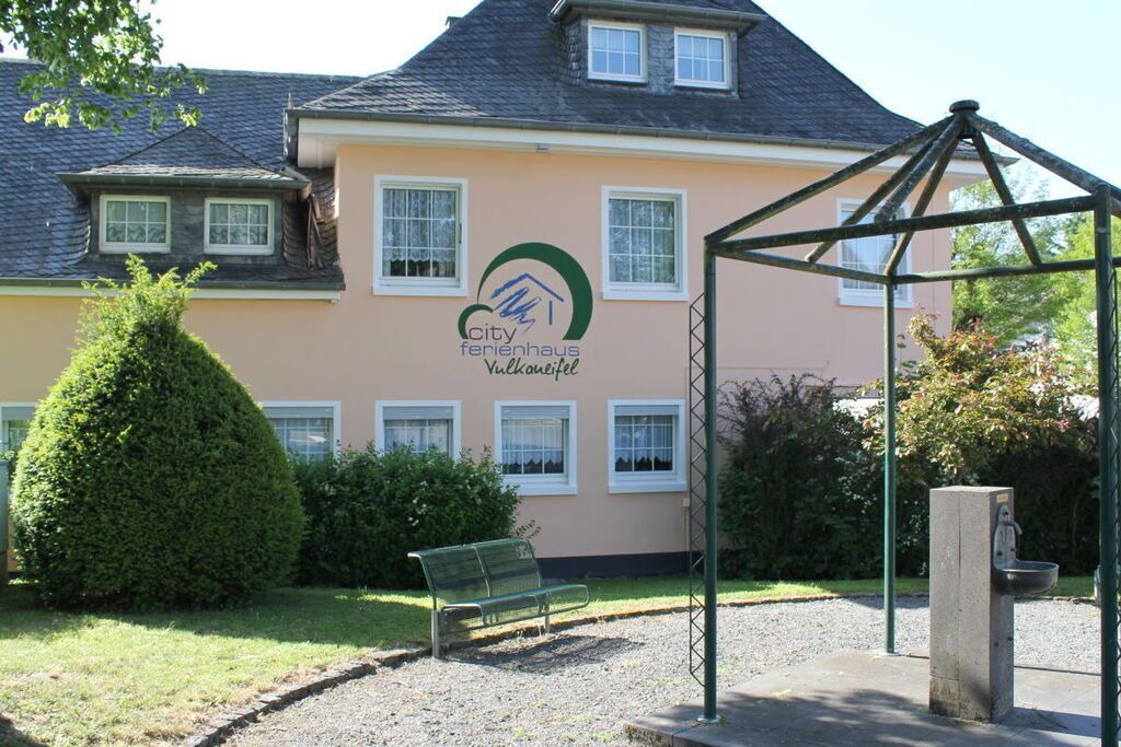 Photo of Outdoor in Daun