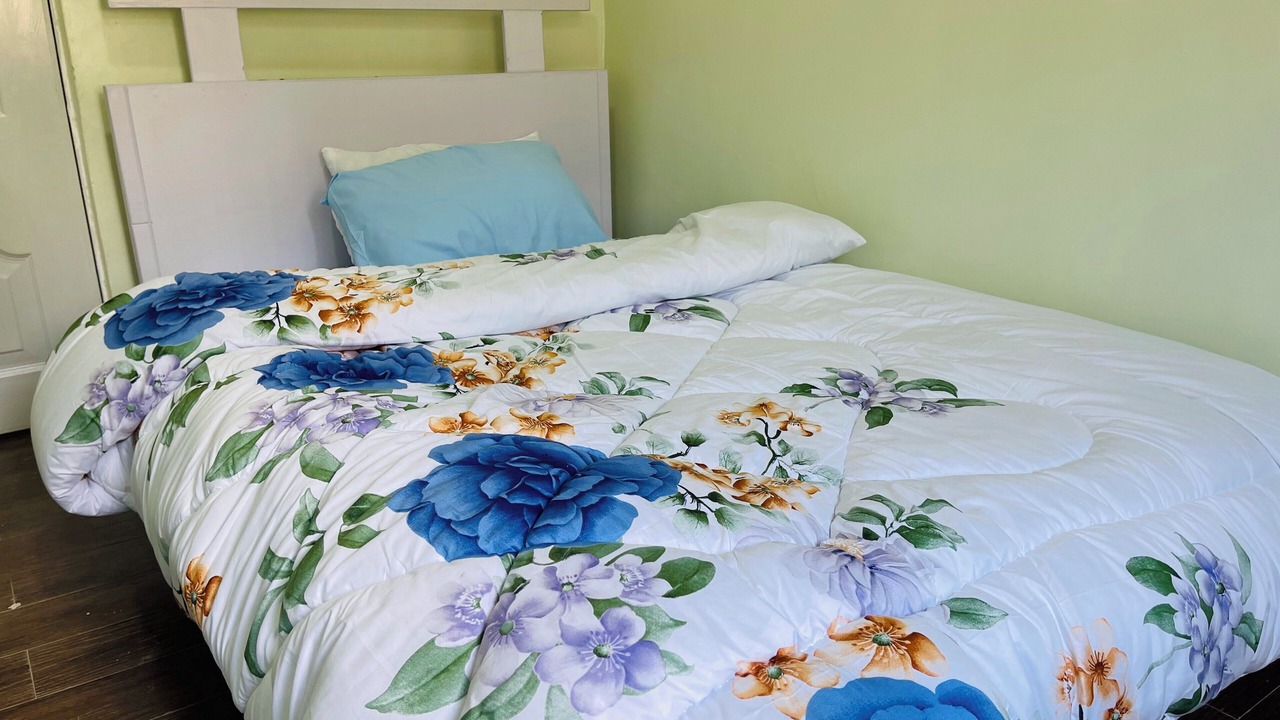 Photo of Bedroom in Western Province