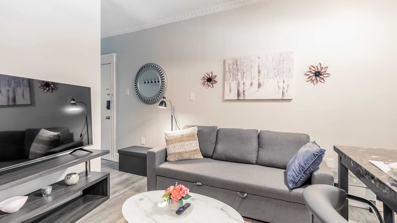 Photo of Livingroom in Central Hamilton