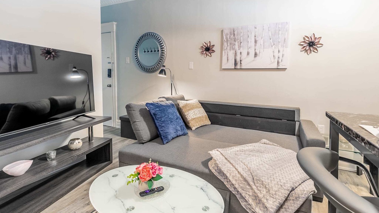 Photo of Livingroom in Central Hamilton