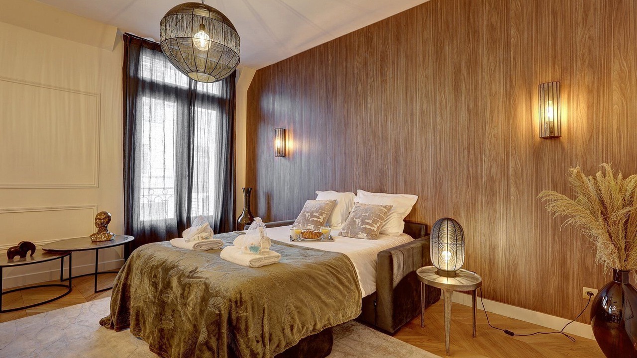 Photo of Bedroom in 8th Arrondissement