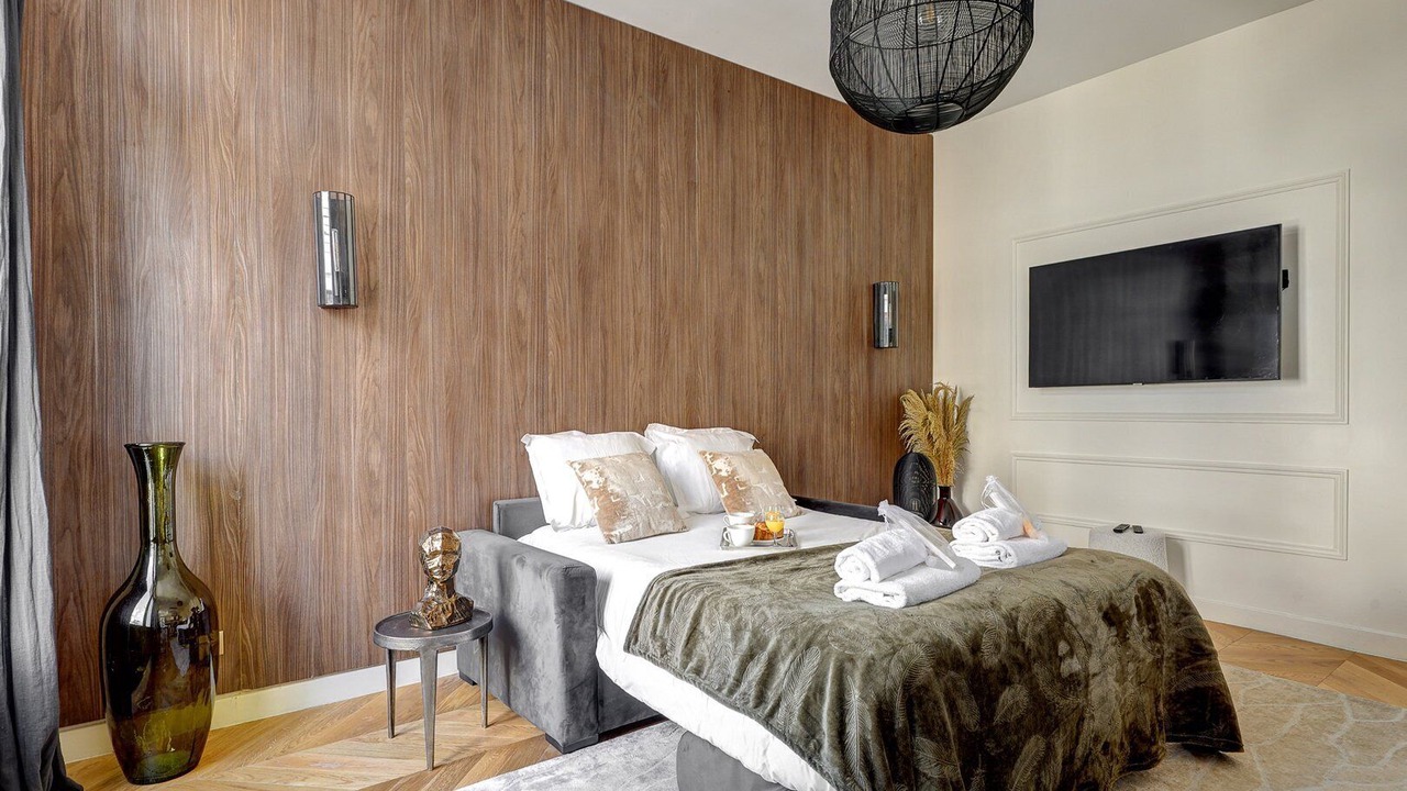 Photo of Bedroom in 8th Arrondissement