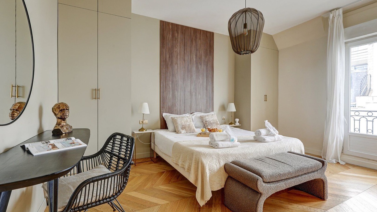 Photo of Bedroom in 8th Arrondissement