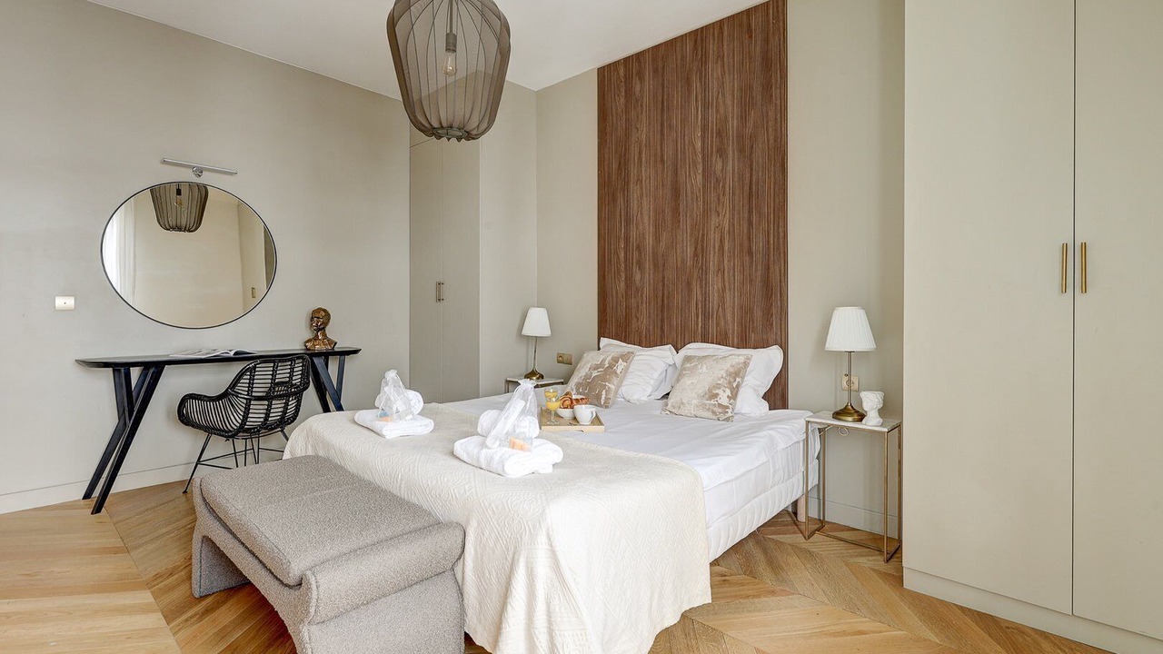 Photo of Bedroom in 8th Arrondissement