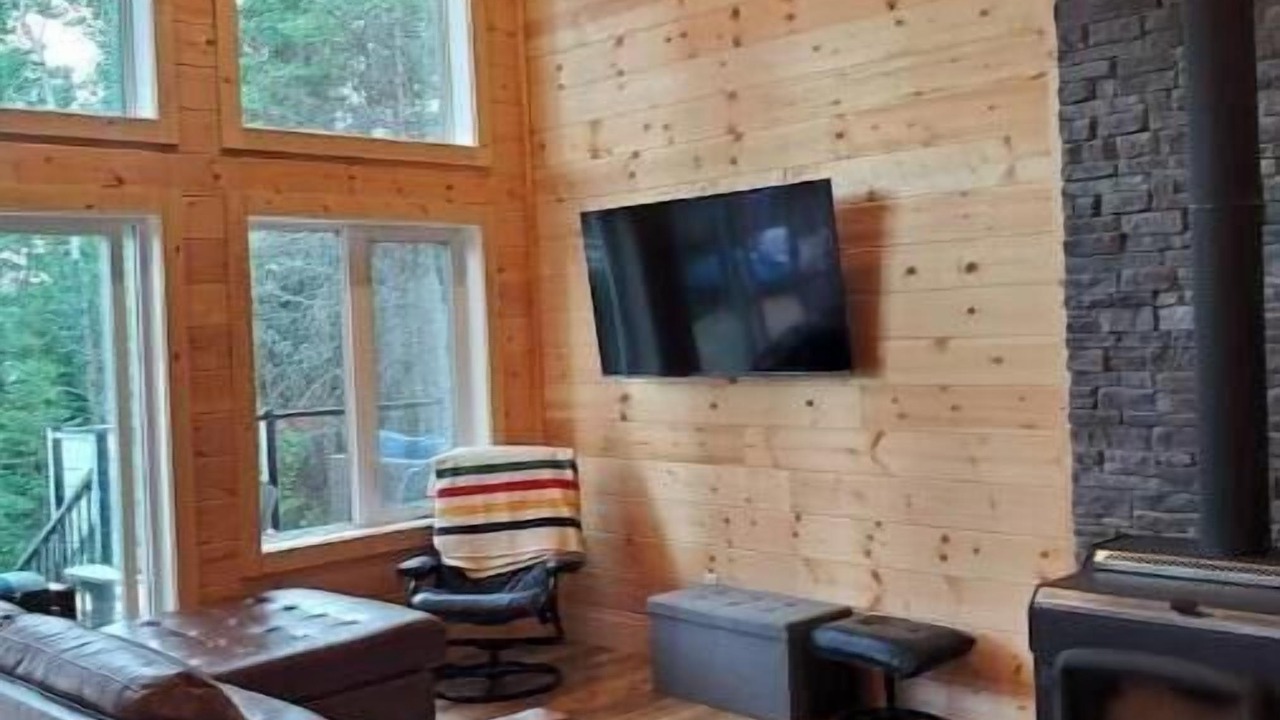 Photo of Livingroom in Northern Ontario