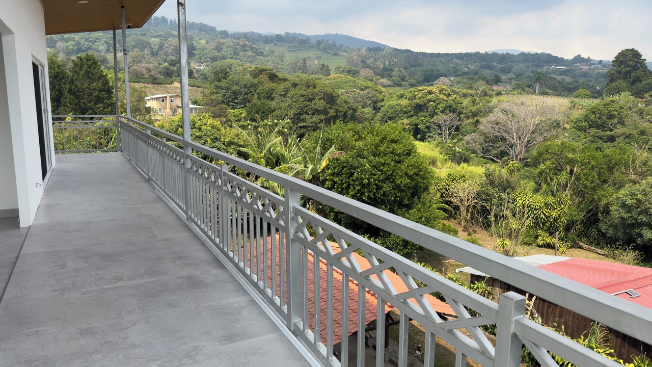 Photo of Outdoor in Roble