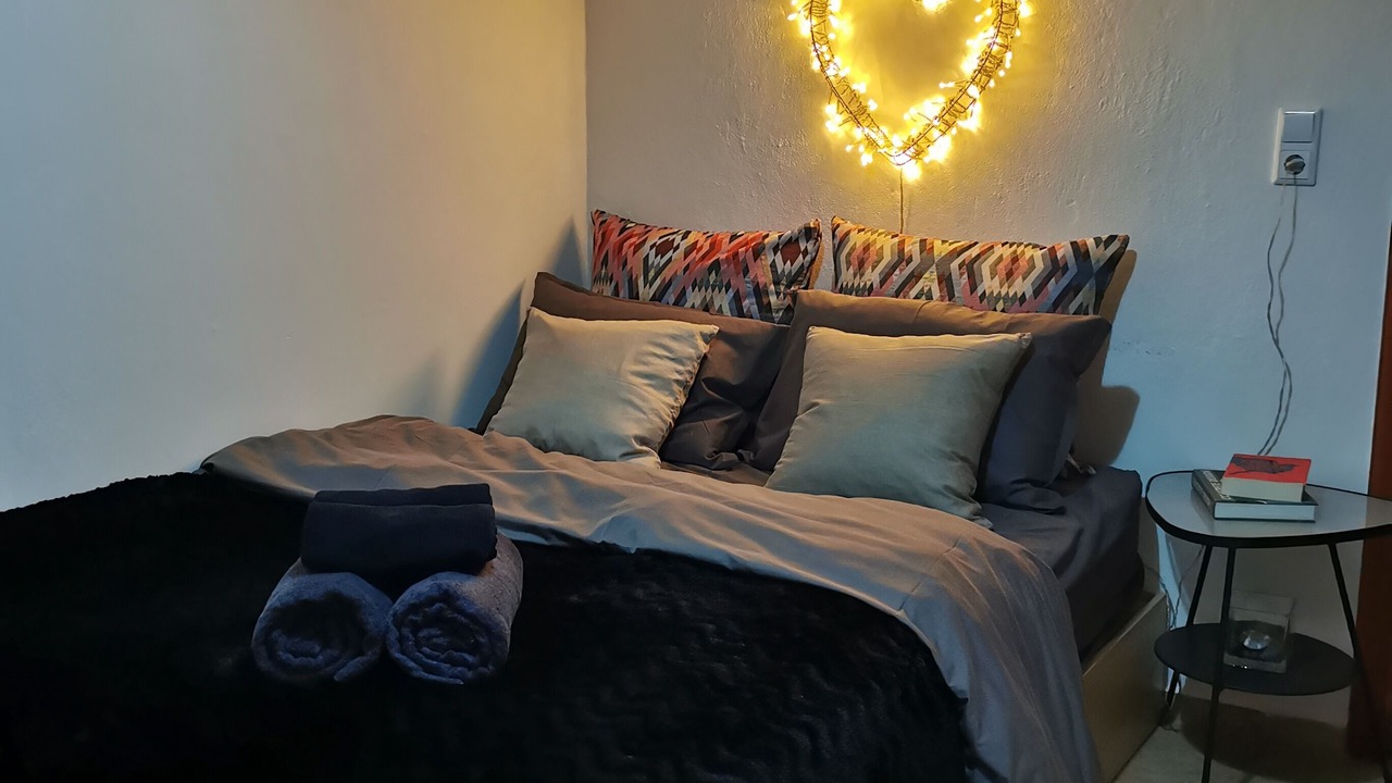Photo of Bedroom in Drama