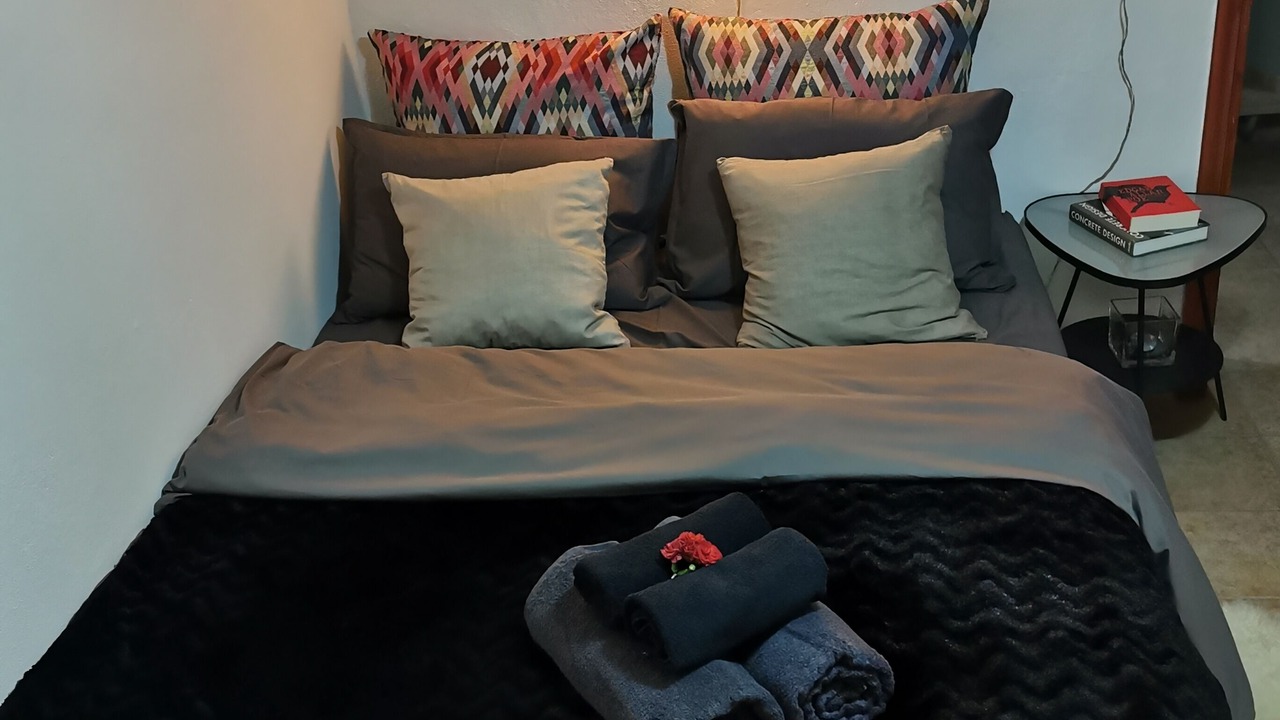 Photo of Bedroom in Drama