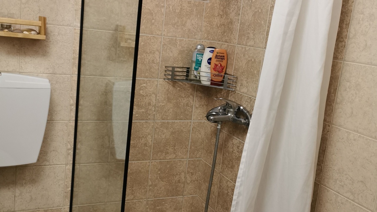 Photo of Bathroom in Drama