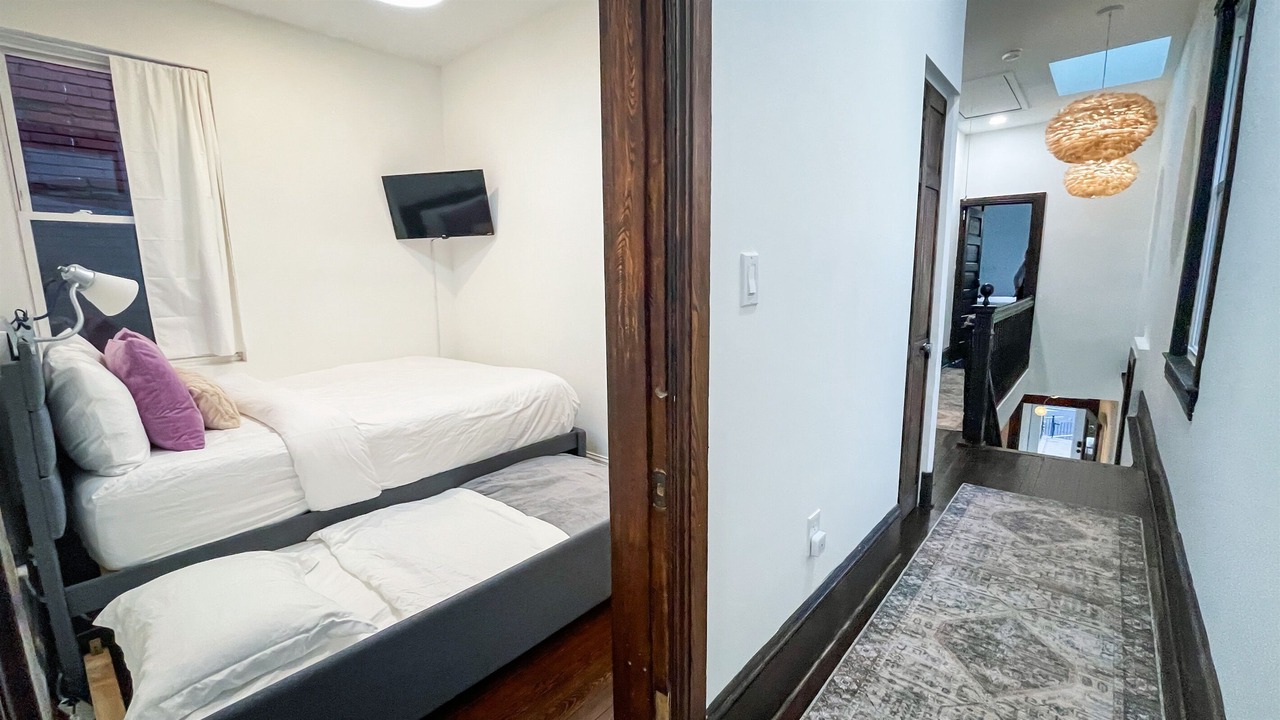 Photo of Bedroom in Shaw