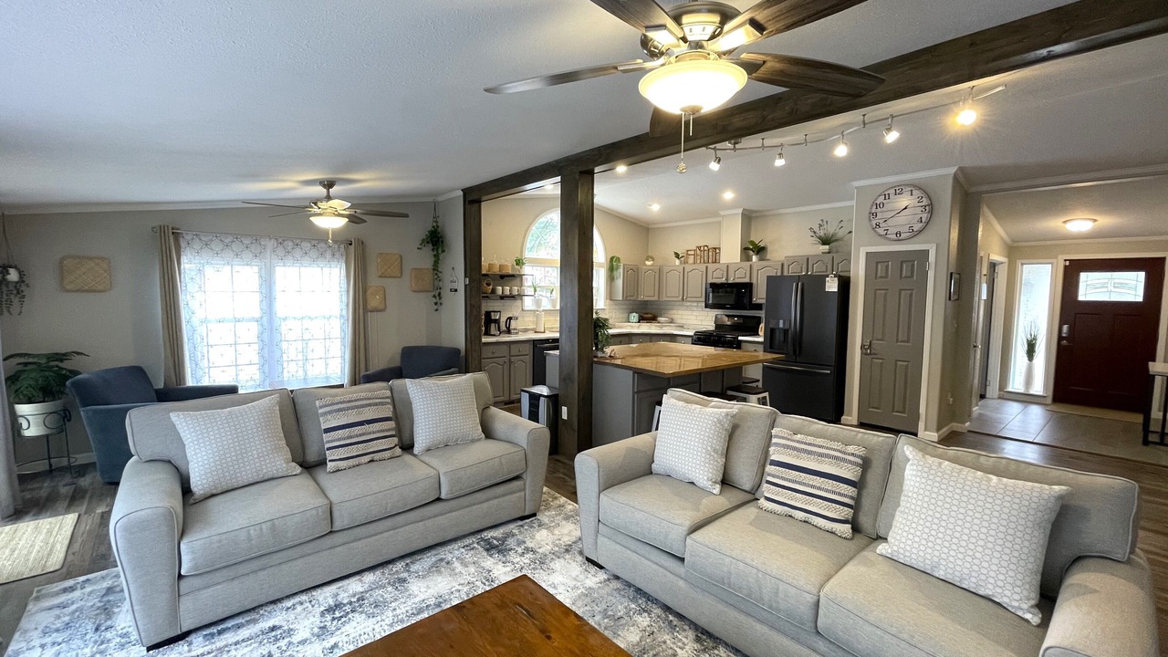 Photo of Livingroom in Spring Brook