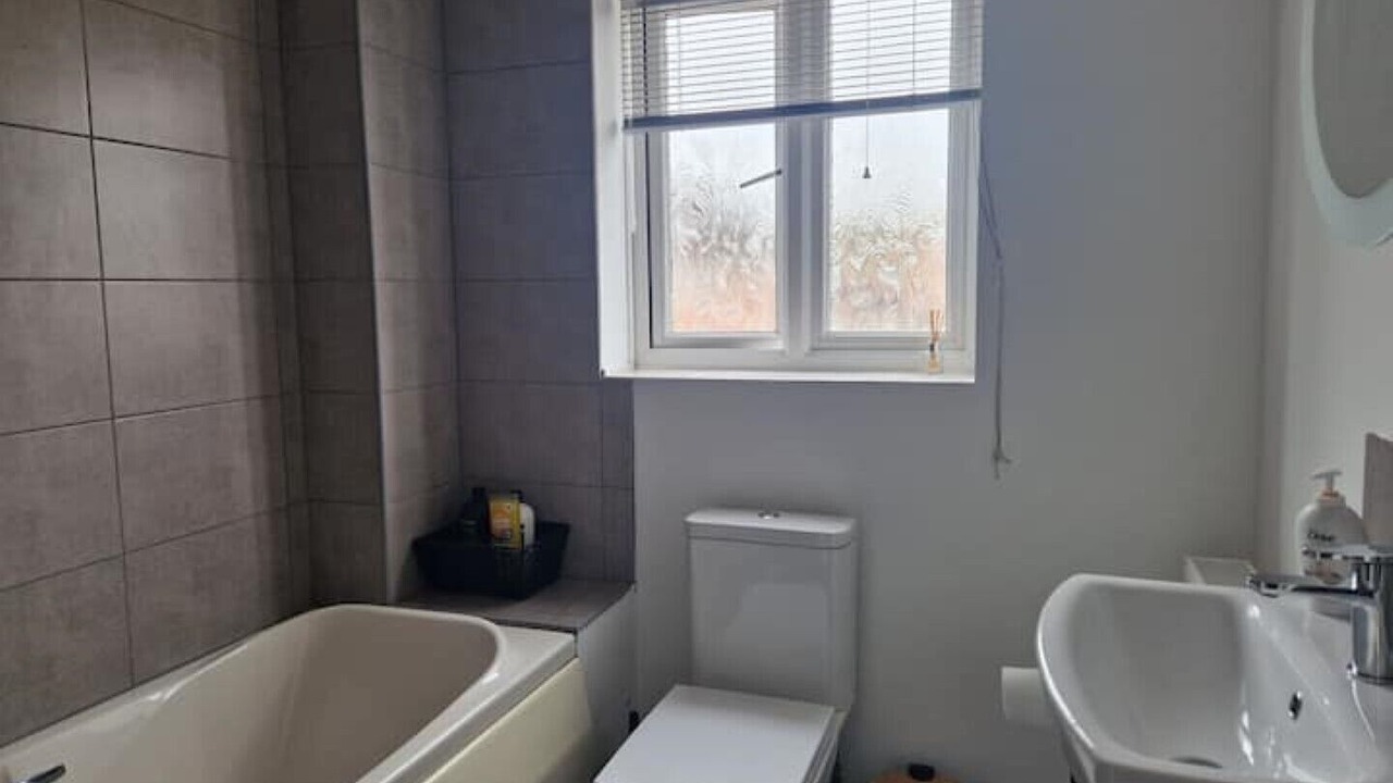 Photo of Bathroom in Wainscot