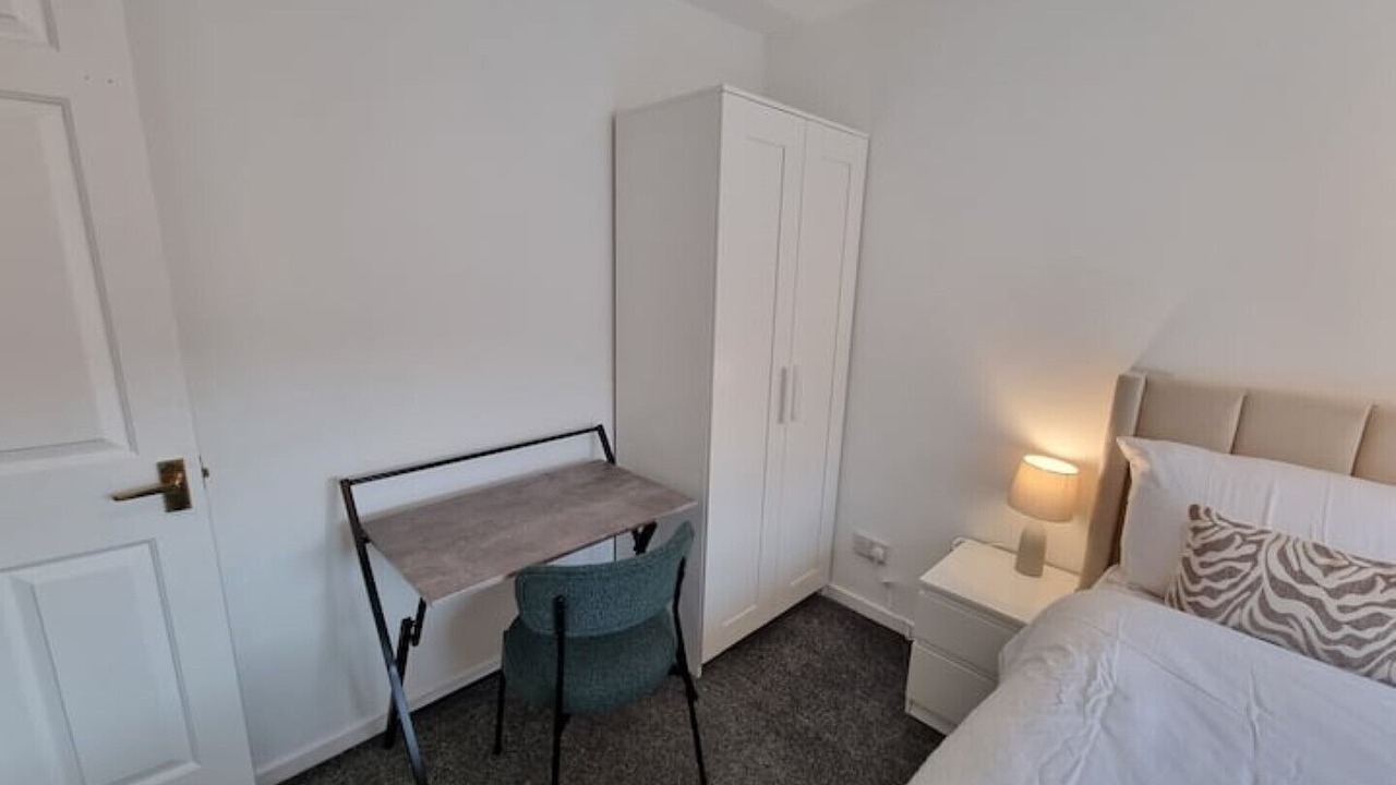 Photo of Bedroom in Wainscot