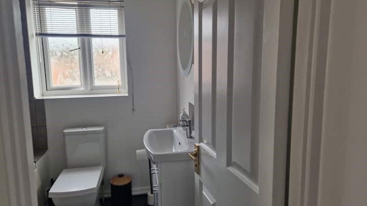Photo of Bathroom in Wainscot