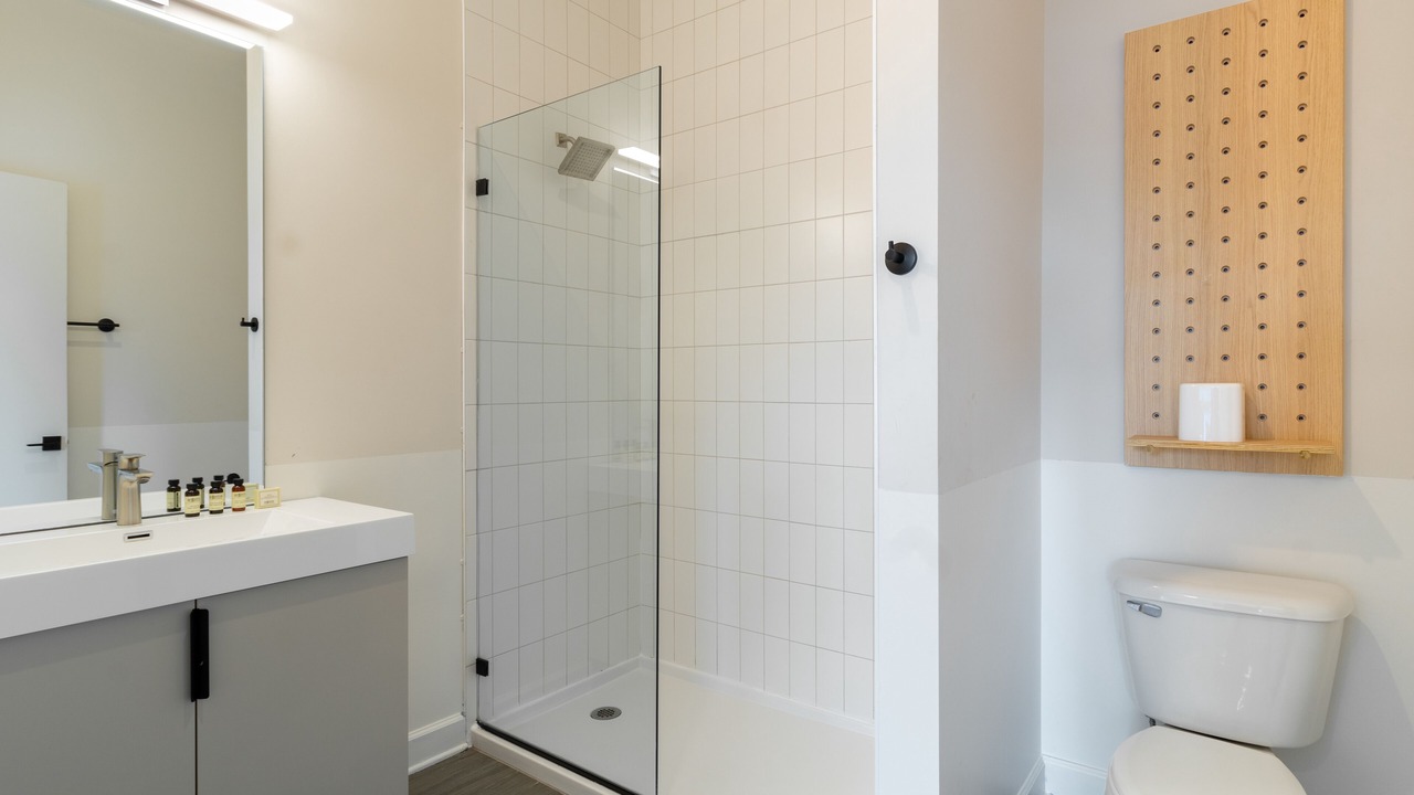 Photo of Bathroom in North Capitol