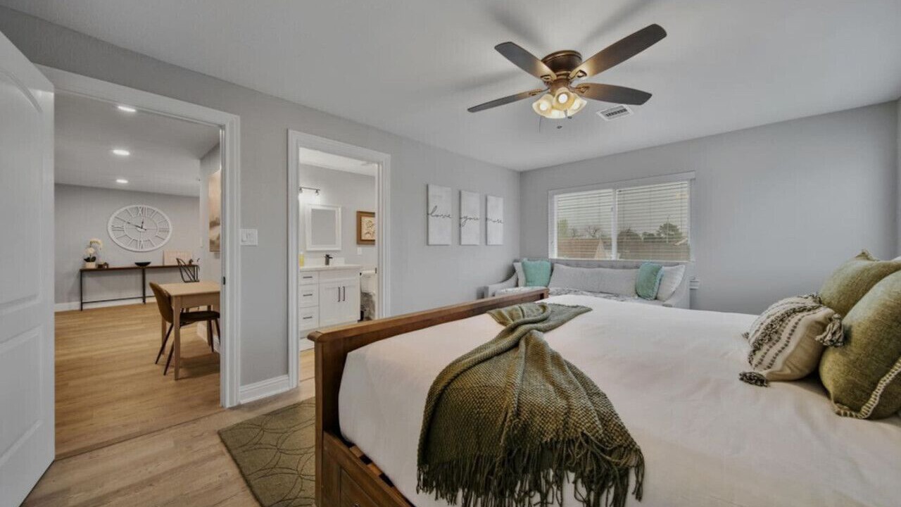 Photo of Bathroom in South Central Houston