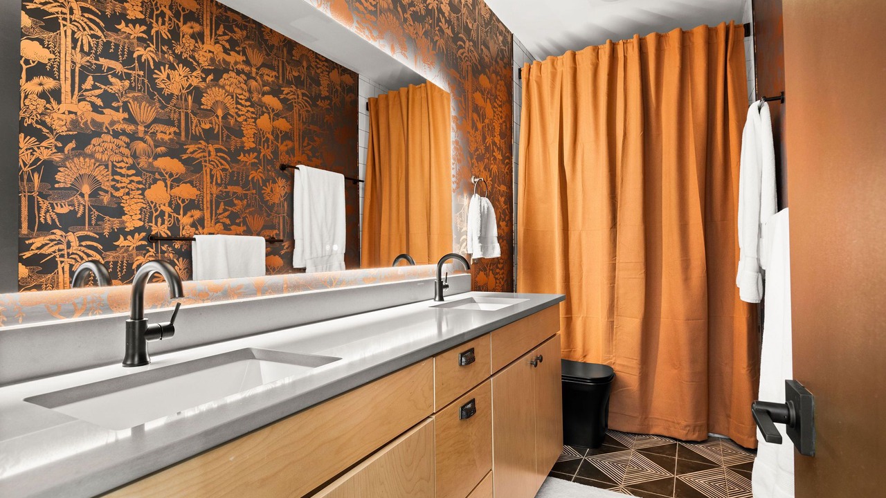 Photo of Bathroom in Shelby Hills
