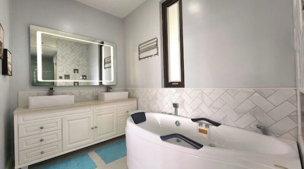 Photo of Bathroom in Castries