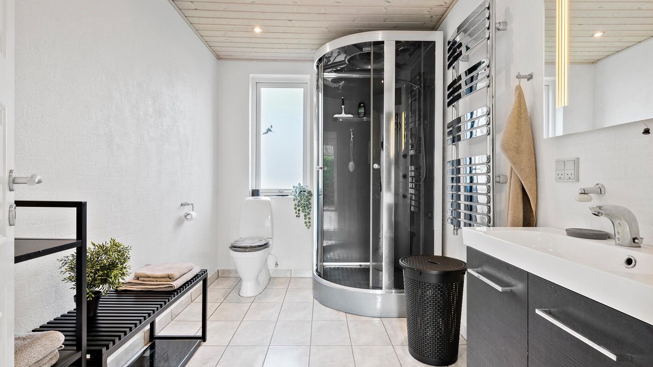 Photo of Bathroom in Aars