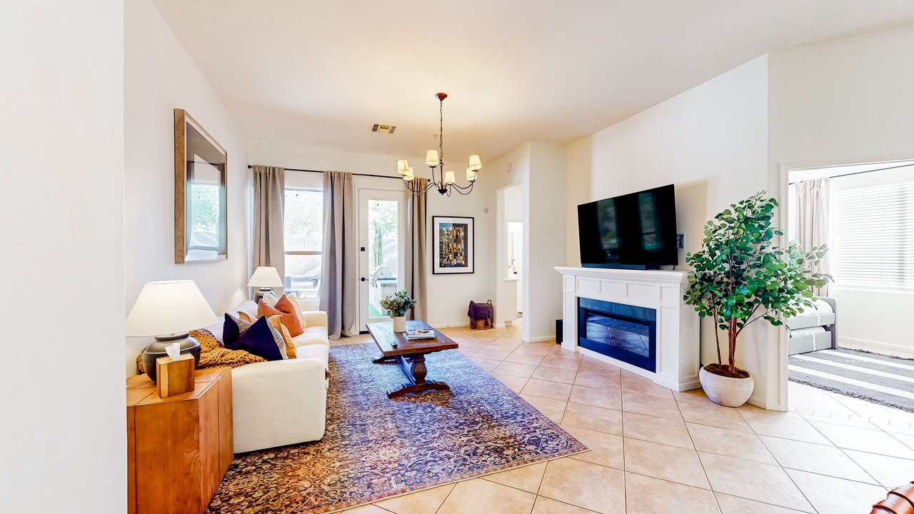 Photo of Livingroom in McDowell Mountain Ranch