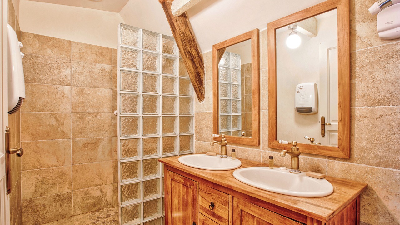 Photo of Bathroom in Sully