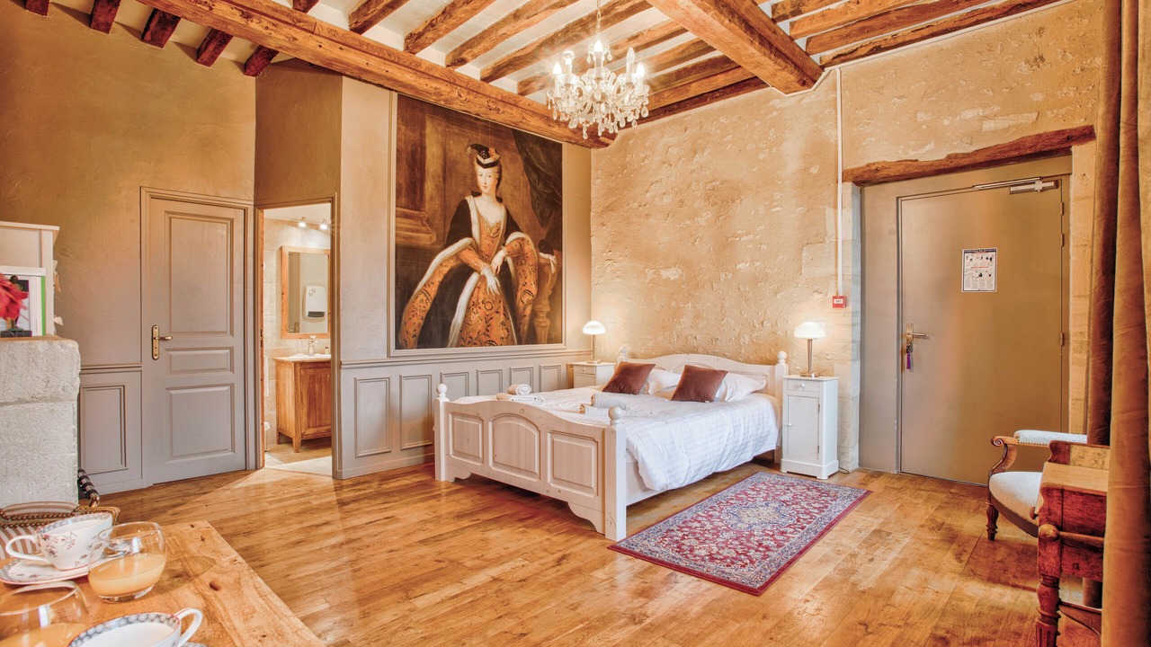 Photo of Bedroom in Sully