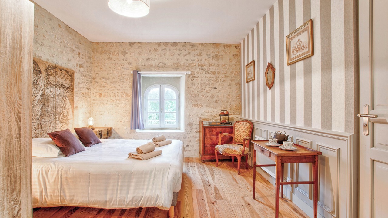 Photo of Bedroom in Sully