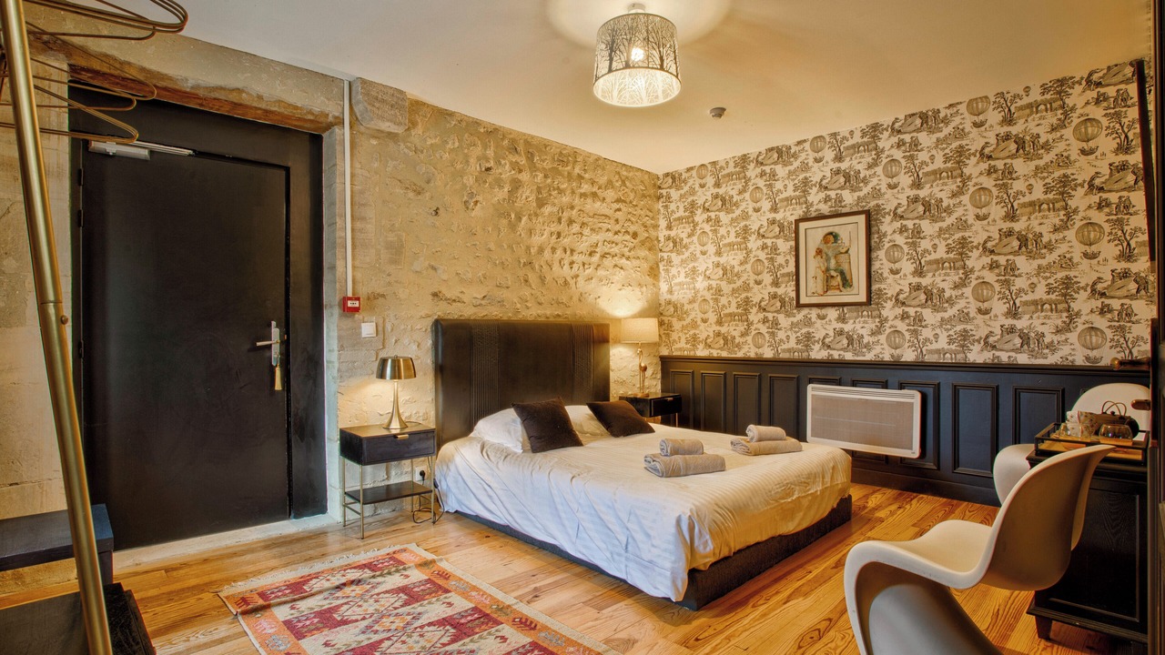 Photo of Bedroom in Sully