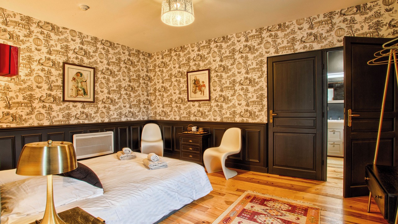 Photo of Bedroom in Sully