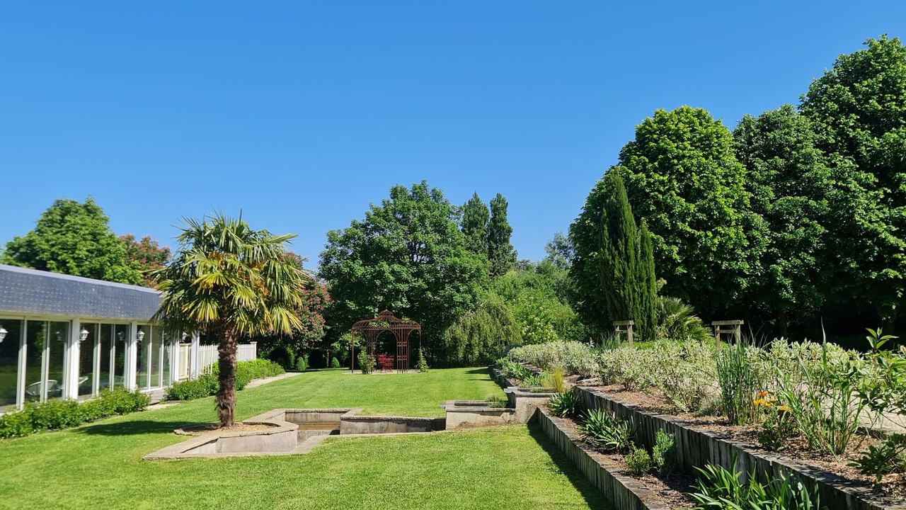 Photo of Outdoor in Sully