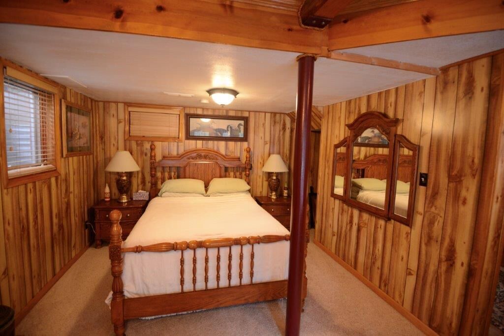 Photo of Bedroom in Cooper Landing