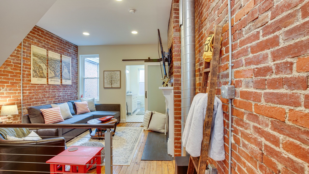 Photo of Livingroom in Lawrenceville