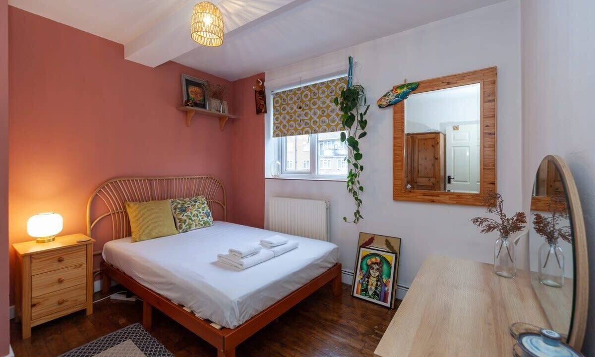 Photo of Bedroom in Homerton