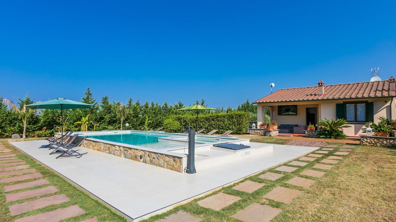 Photo of Outdoor in Cecina