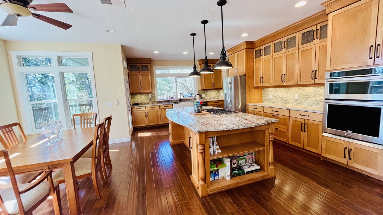 Photo of Kitchen in Trail