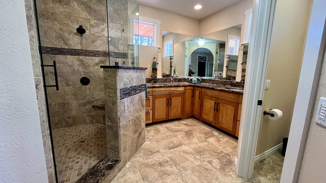 Photo of Bathroom in Trail
