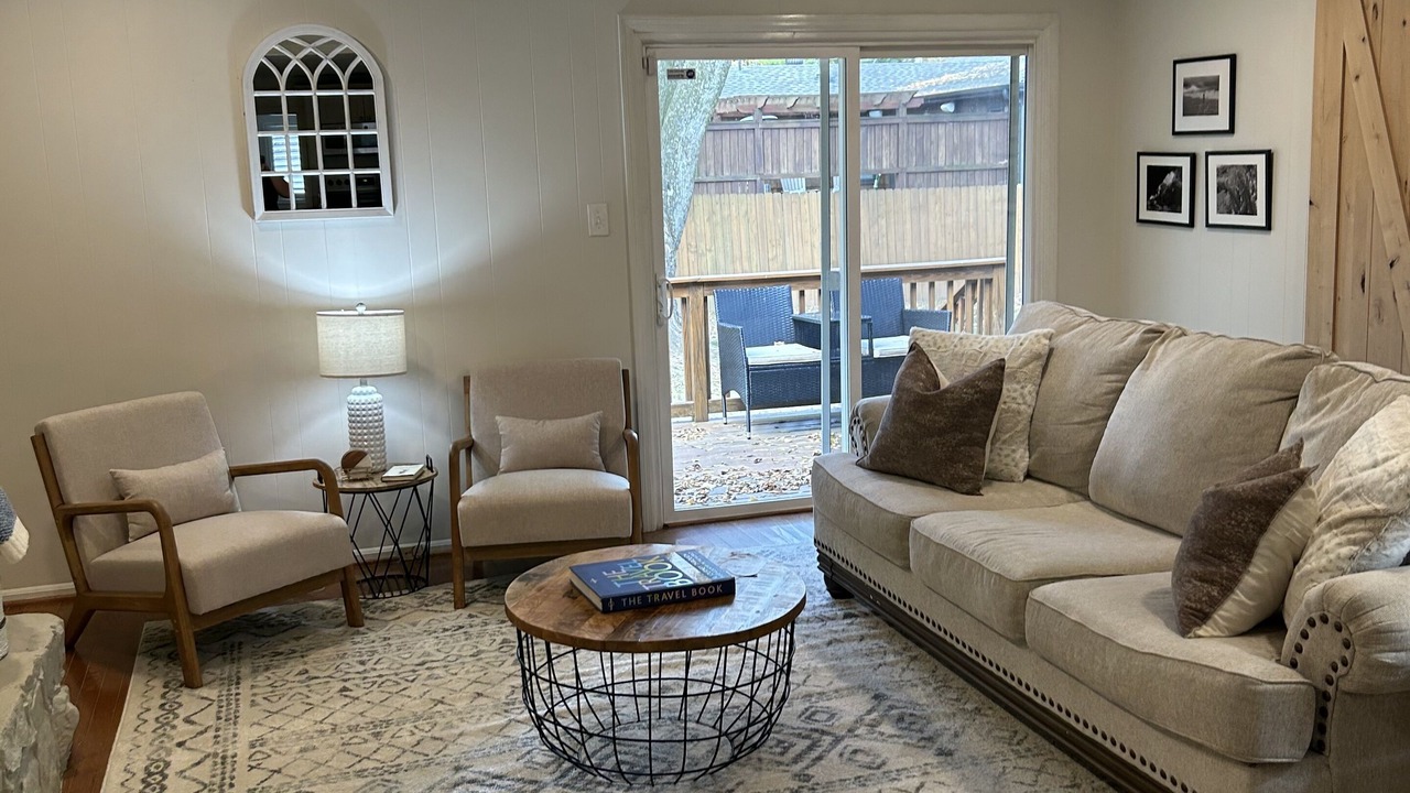 Photo of Livingroom in Crestline Heights