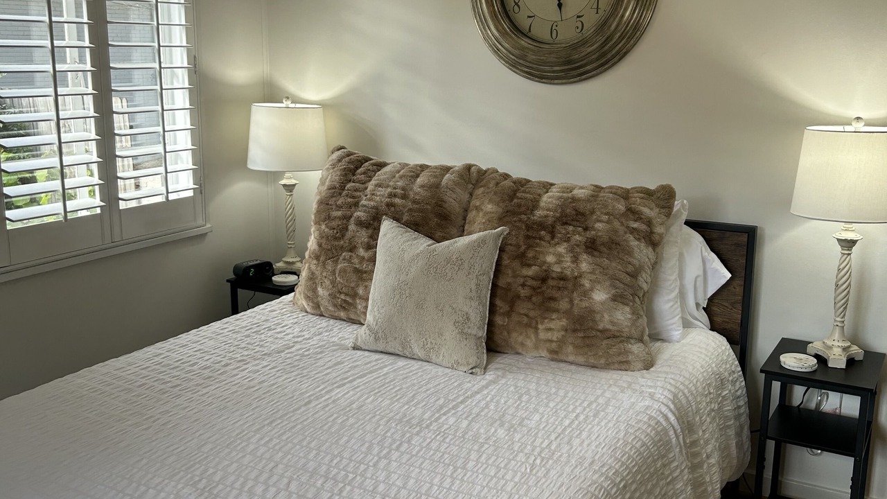 Photo of Bedroom in Crestline Heights