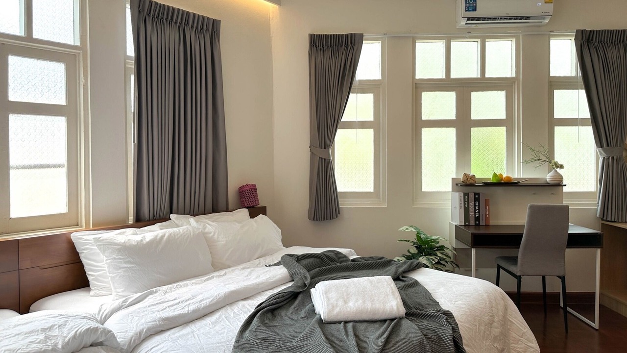 Photo of Bedroom in Pom Prap Sattru Phai