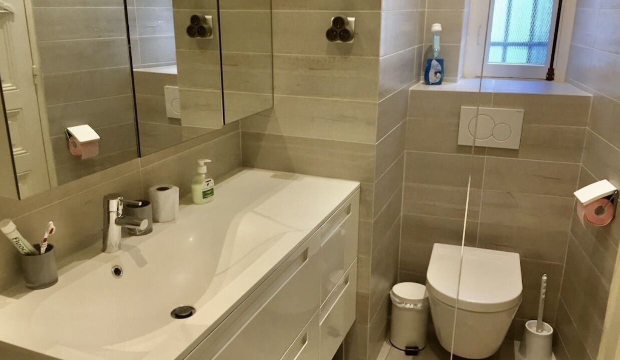 Photo of Bathroom in Quinze-Vingts