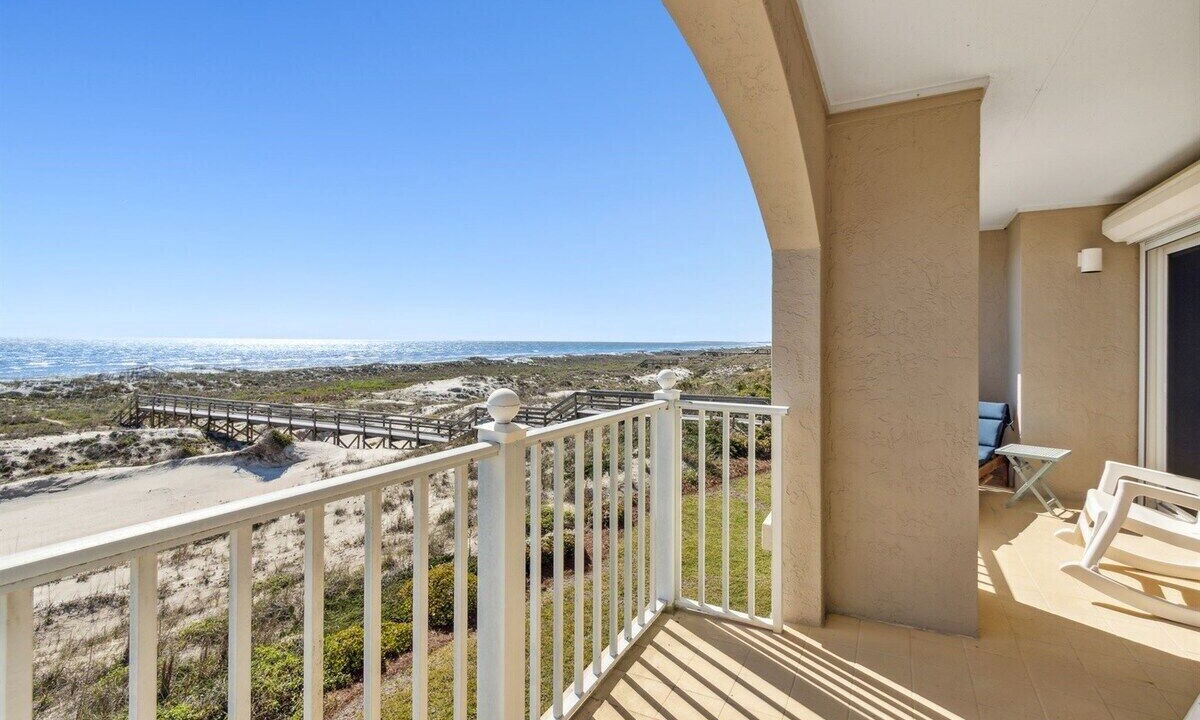 Photo of Patio Balcony in American Beach