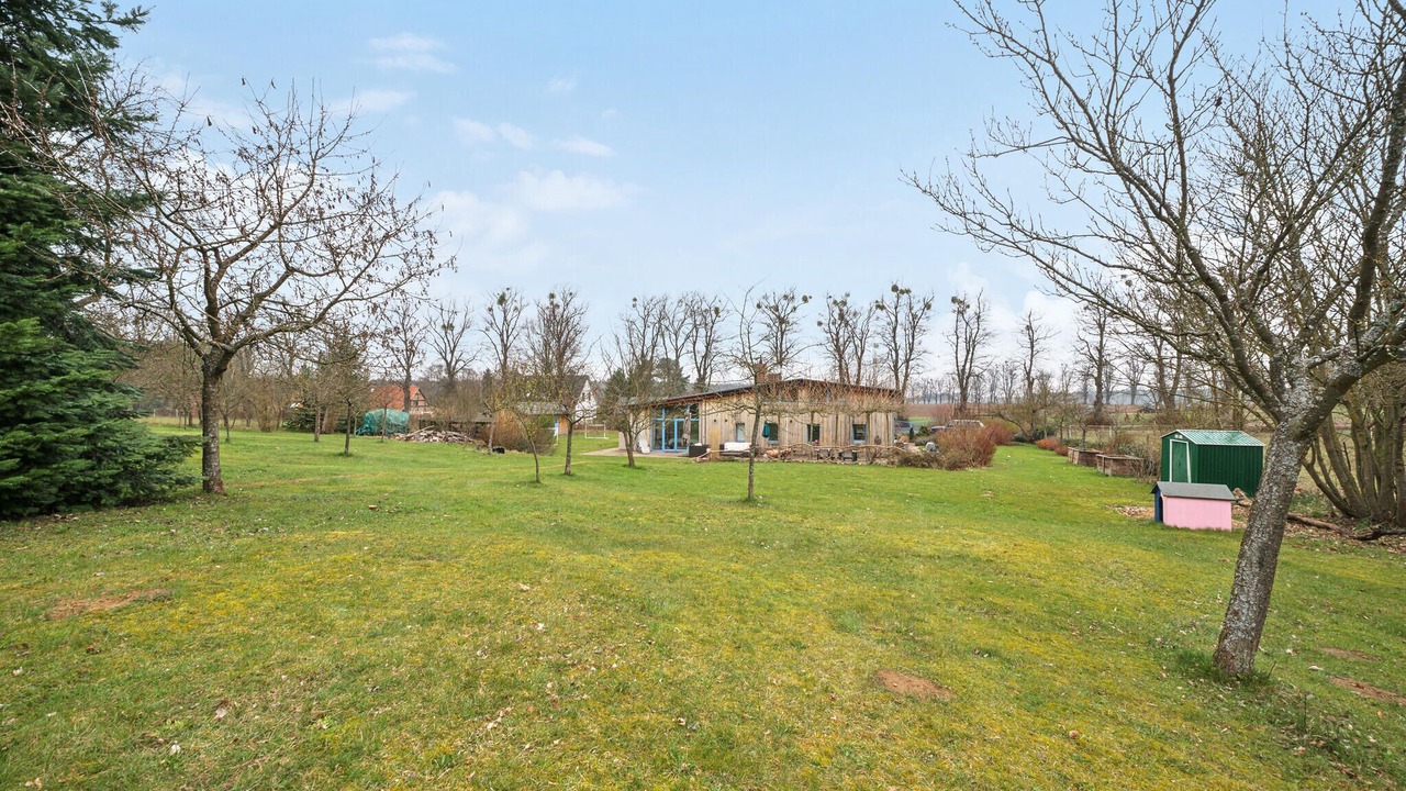Photo of Others in Densow