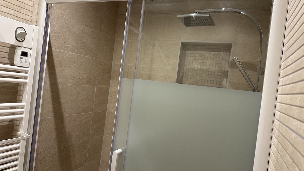 Photo of Bathroom in Courseulles-sur-Mer