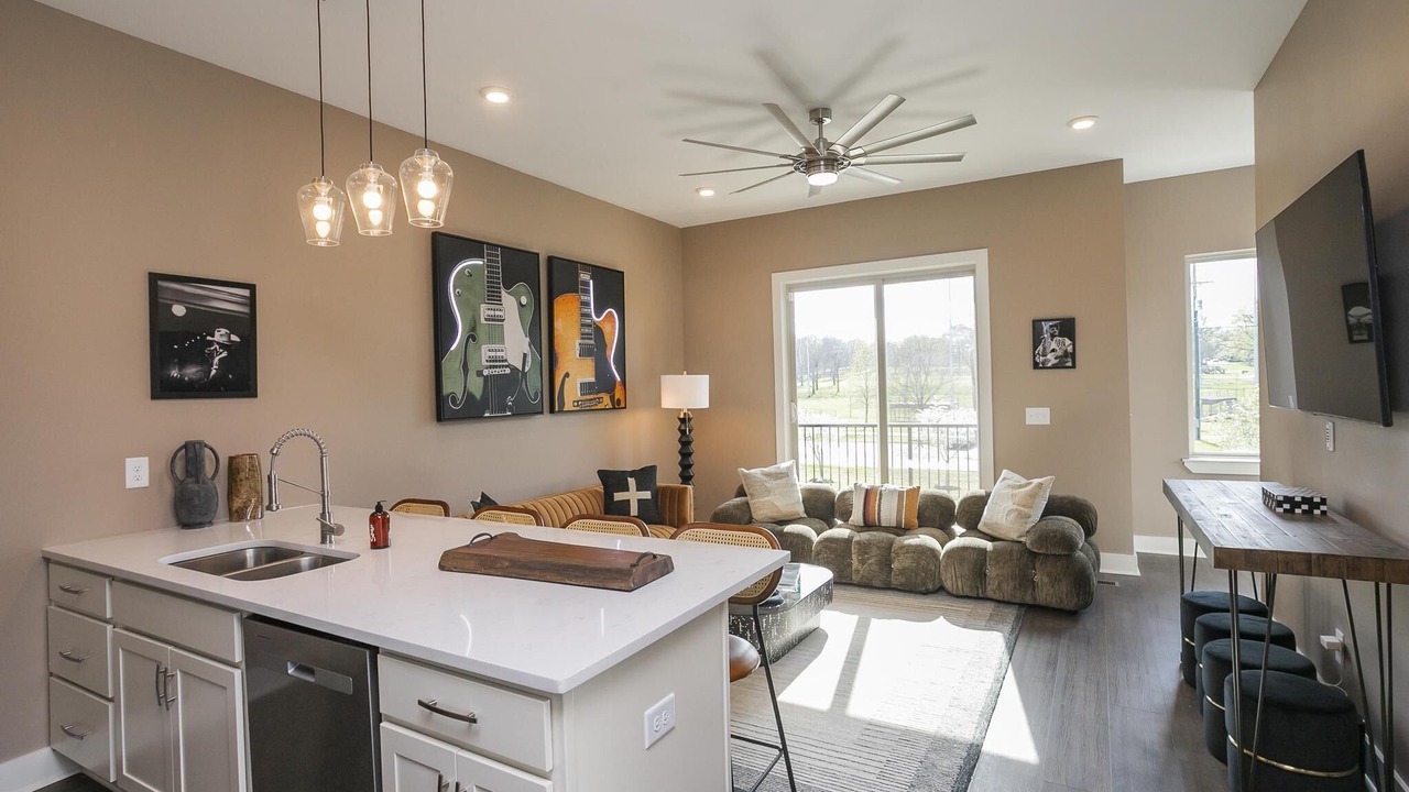 Photo of Livingroom in Hadley - Washington