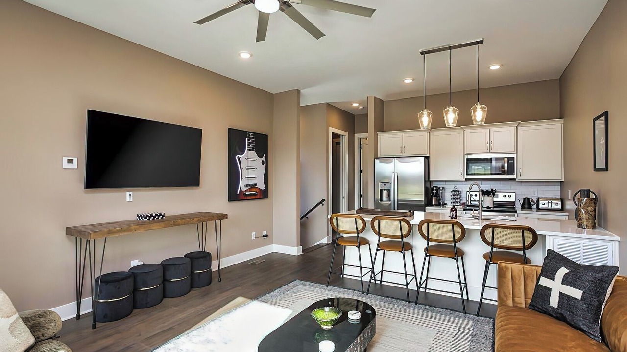 Photo of Livingroom in Hadley - Washington