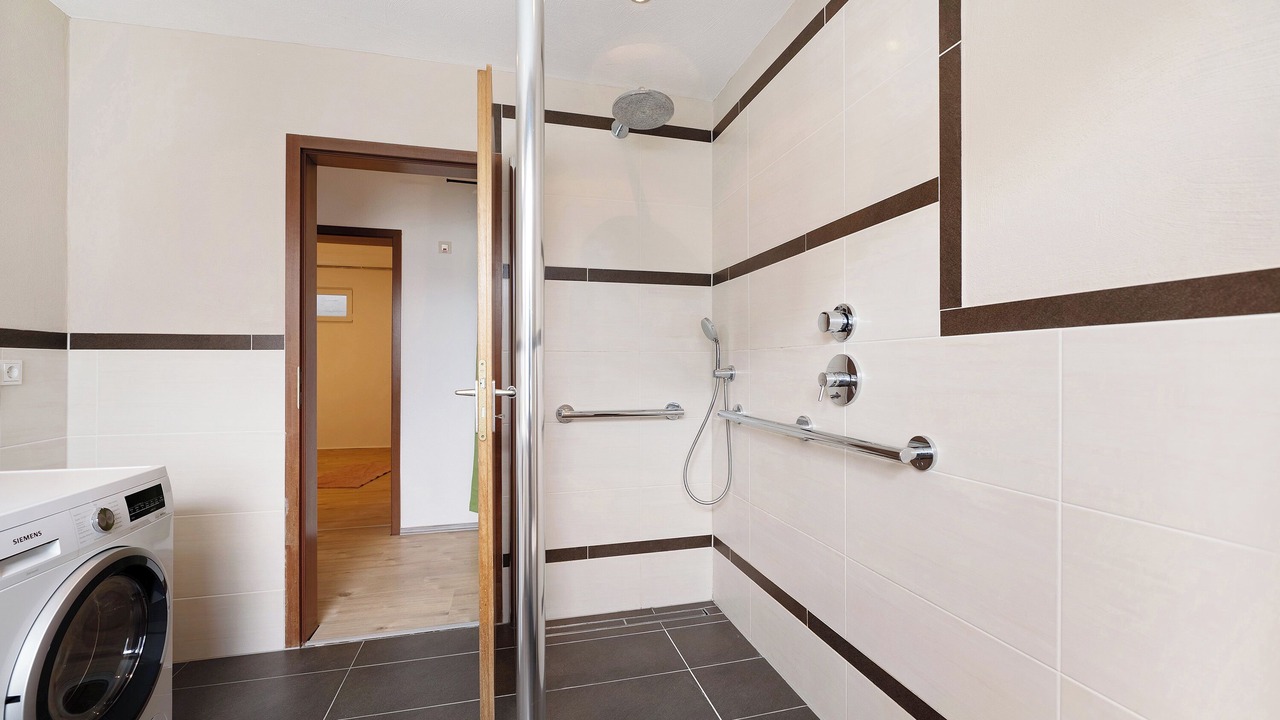 Photo of Bathroom in Riol