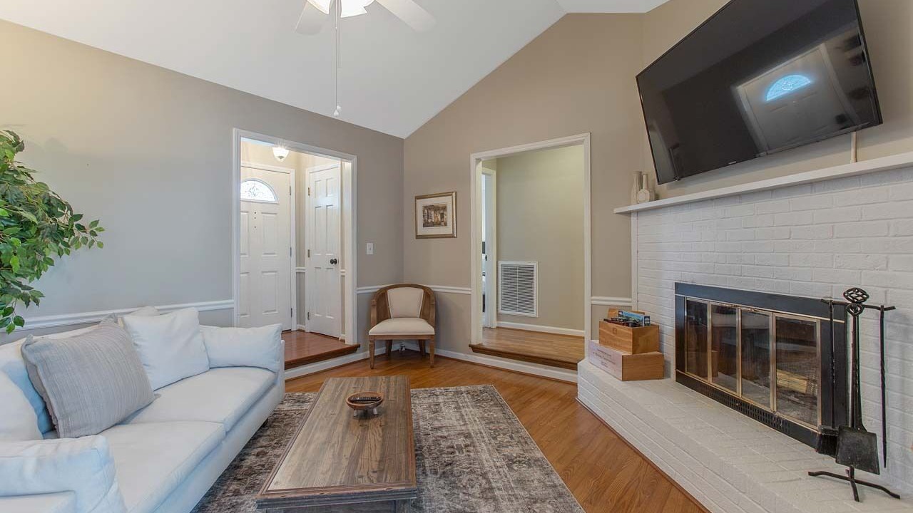 Photo of Livingroom in North Raleigh