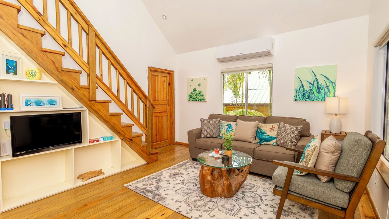 Photo of Bedroom in Antoneys Cay