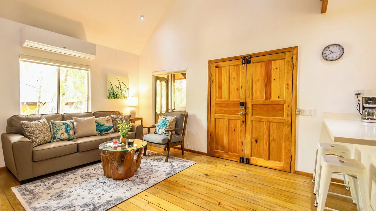 Photo of Bedroom in Antoneys Cay