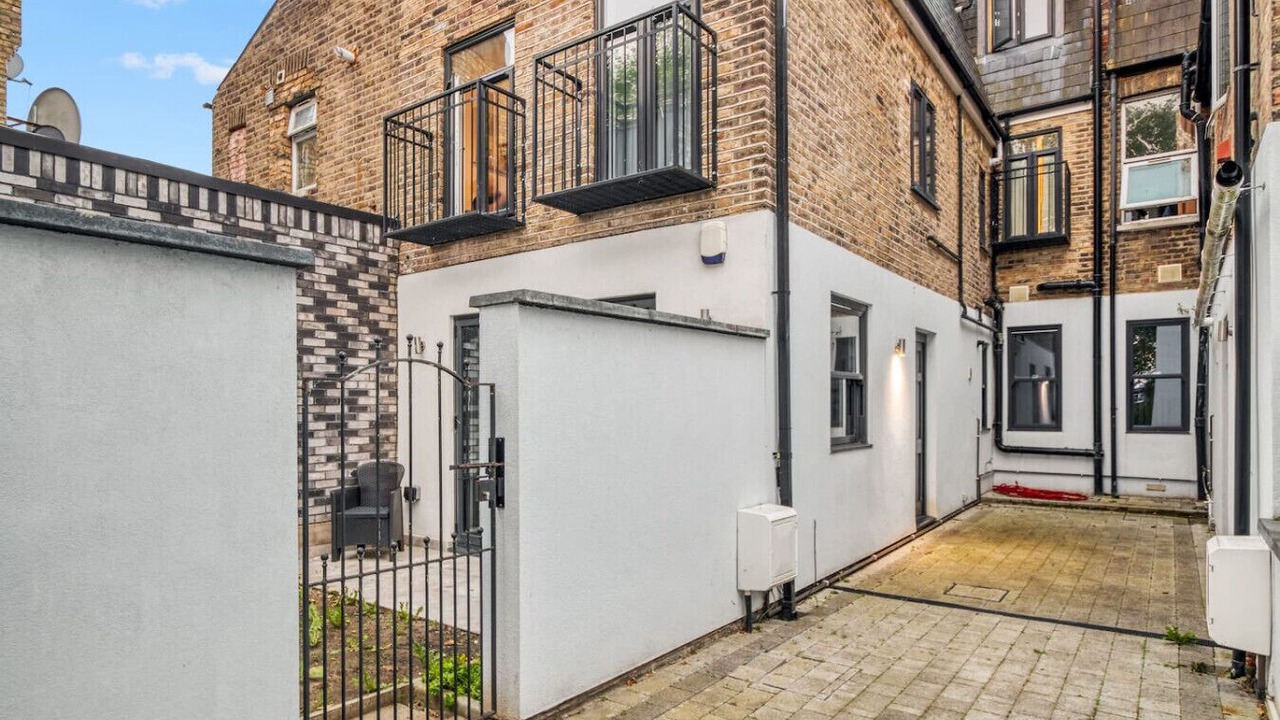 Photo of Outdoor in Southfields